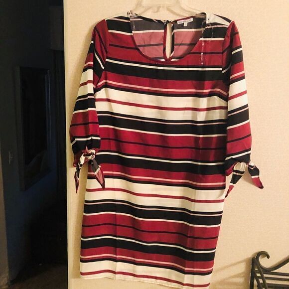 Dress   - Picture 1 of 5